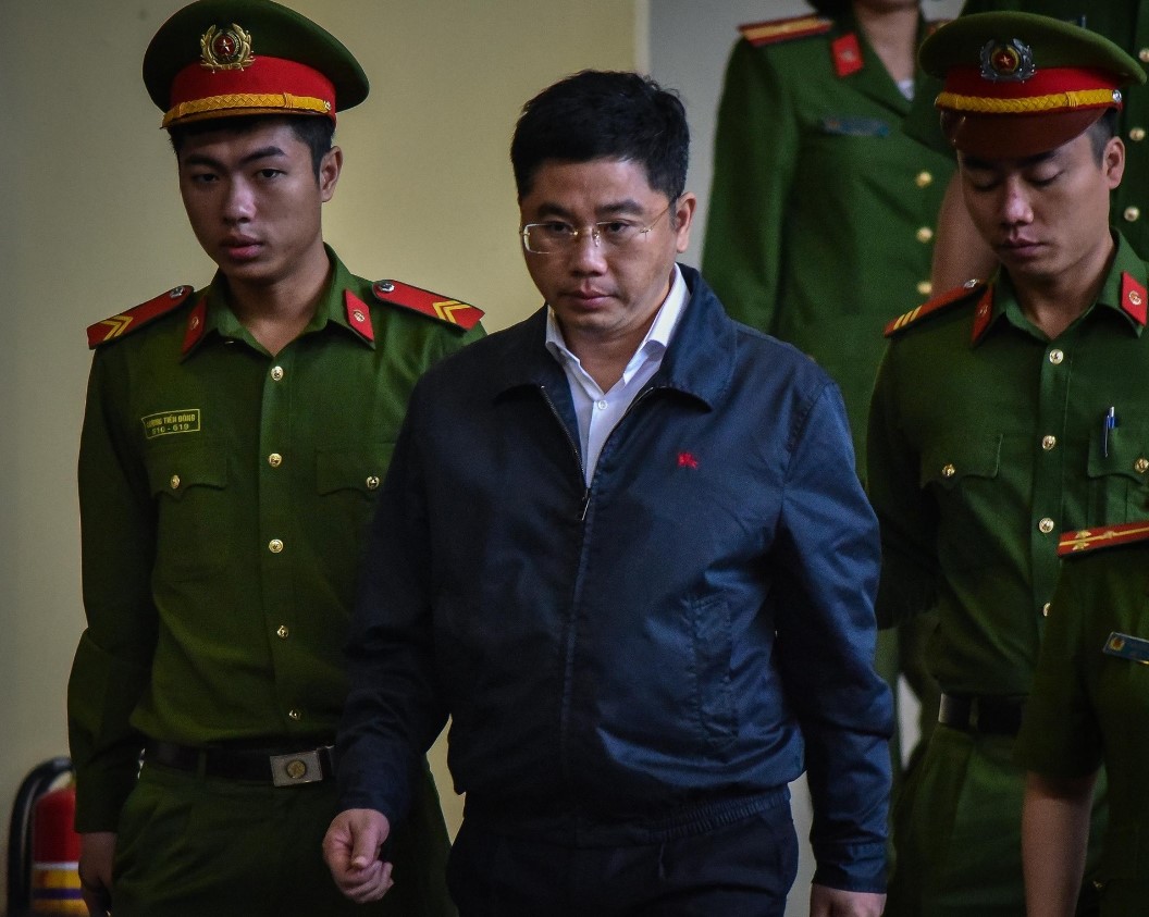 Trong quá trình phạm tội của Nguyễn Văn Dương đã thực hiện hành vi thu lợi bất chính và rửa tiền