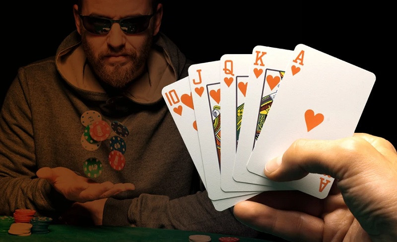 Làm thế nào để phát hiện bài bluff trong poker?